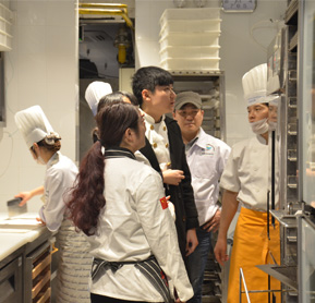 上海新东方烹饪学校组织学生参观名企巴黎贝甜